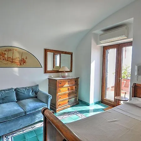 Villa Sleeps 4 Air Con Wifi *