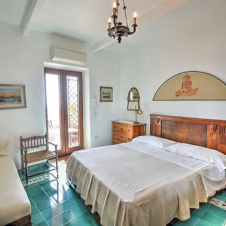 Sleeps 4 Air Con Wifi Amalfi
